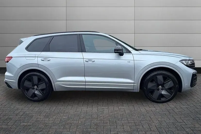 Used VW Touareg Edition 286 HP (210 kW) 2026 Silver SUV