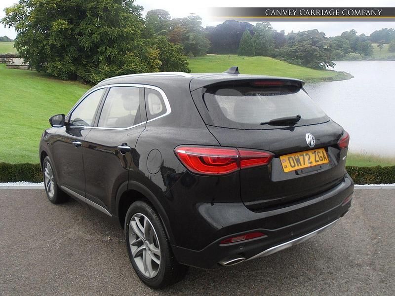 Usado MG HS Excite 162 HP (119 kW) 2023 Preto SUV