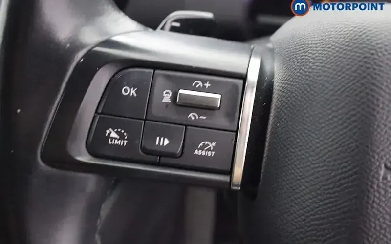 Used Citroën C4 Shine 131 HP (96 kW) 2021 Grey Hatchback