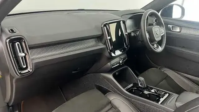 Used Volvo XC40 R-Design 161 HP (118 kW) 2022 SUV
