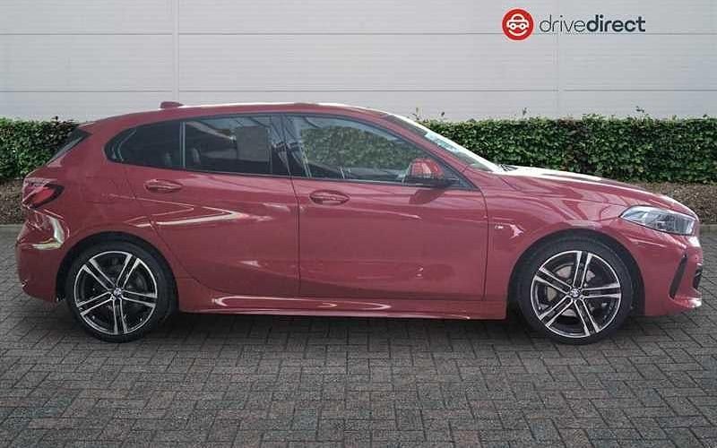 Used BMW 118 M Sport 140 HP (102 kW) 2019 Red Hatchback