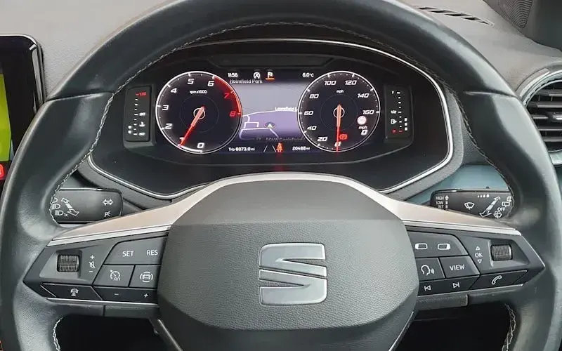 Used Seat Arona Xperience Lux 110 HP (80 kW) 2022 Red SUV