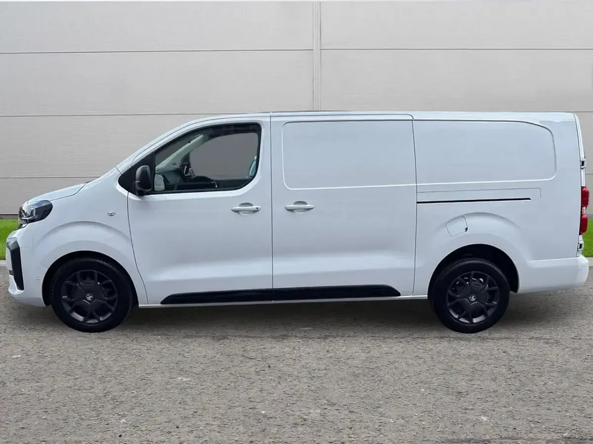 New Vauxhall Vivaro S 118 HP (86 kW) 2026 White MPV