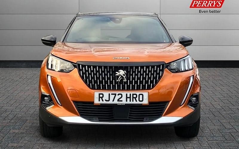 Usado Peugeot 2008 Premium 155 HP (114 kW) 2022 SUV
