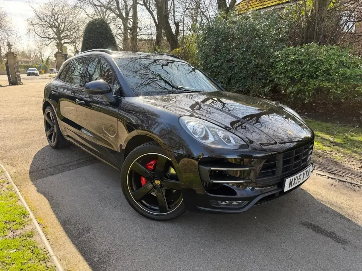 Usado Porsche Macan Turbo 400 HP (294 kW) 2015 Preto SUV