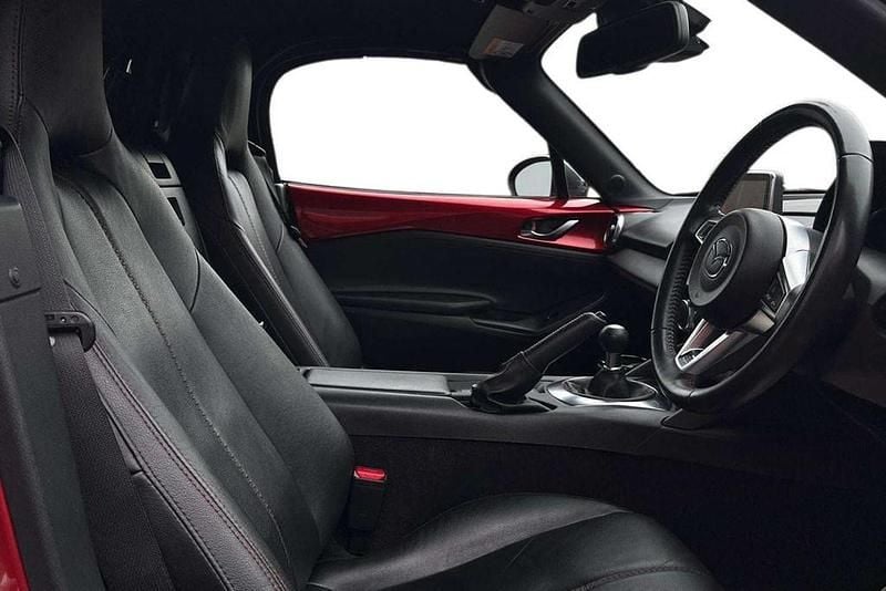 Used Mazda MX5 Inclusive 131 HP (96 kW) 2015 Red Cabriolet