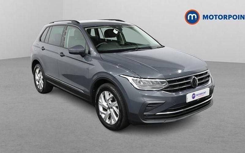 Usado VW Tiguan Life 150 HP (110 kW) 2022 Cinzento SUV