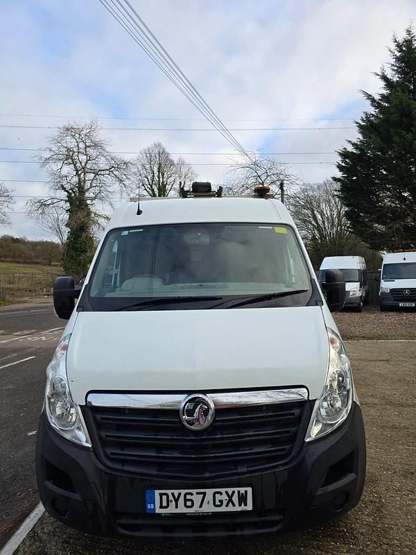 Used Vauxhall Movano 130 HP (95 kW) 2018 White MPV