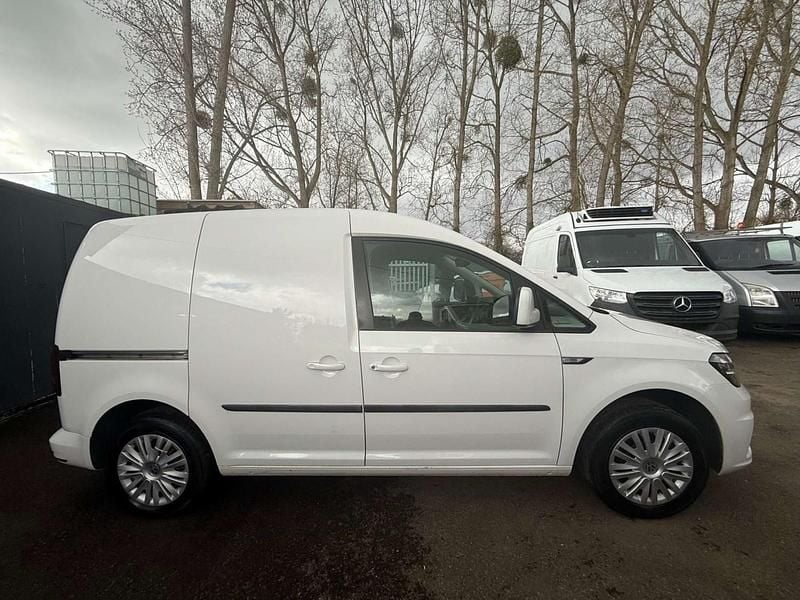 Used VW Caddy Trendline 102 HP (75 kW) 2018 White MPV