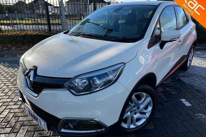 Cream Used 2016 Renault Captur Dynamique SUV | £6,250 (Fair price) - Image 1/1