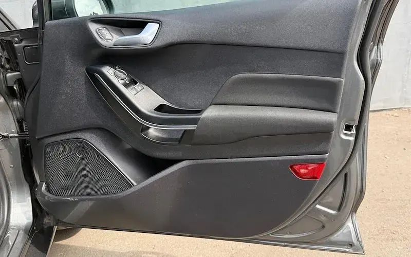 Used Ford Fiesta Titanium 101 HP (74 kW) 2018 Grey Hatchback