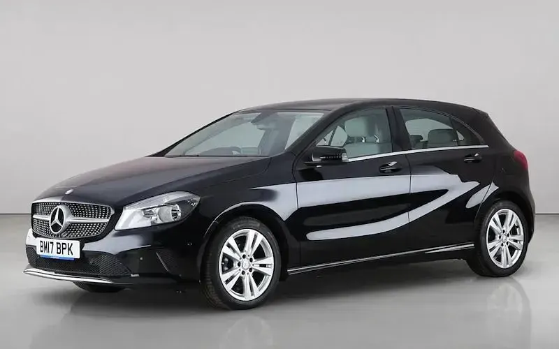 Used Mercedes A180 Executive 109 HP (80 kW) 2017 Black Hatchback
