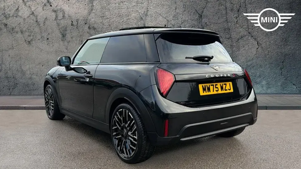 New Mini Cooper S Hatch 201 HP (147 kW) 2025 Black Hatchback