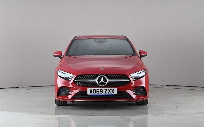 Second-hand Mercedes A200 AMG Line Premium 163 CP (119 kW) 2022 Hatchback
