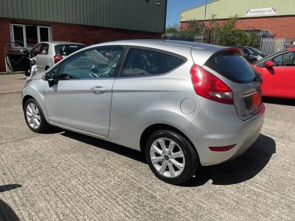 Used Ford Fiesta Zetec 2010 Silver Hatchback