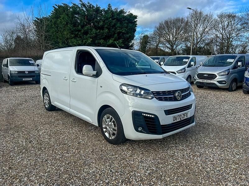 Used Vauxhall Vivaro Sportive 120 HP (88 kW) 2020 White MPV
