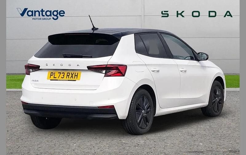 Used Skoda Fabia Colour Edition 94 HP (69 kW) 2023 Candy white body / black magic pearl effect roof Hatchback