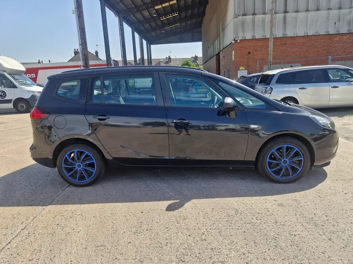 Used Vauxhall Zafira 170 HP (125 kW) 2014 Black MPV