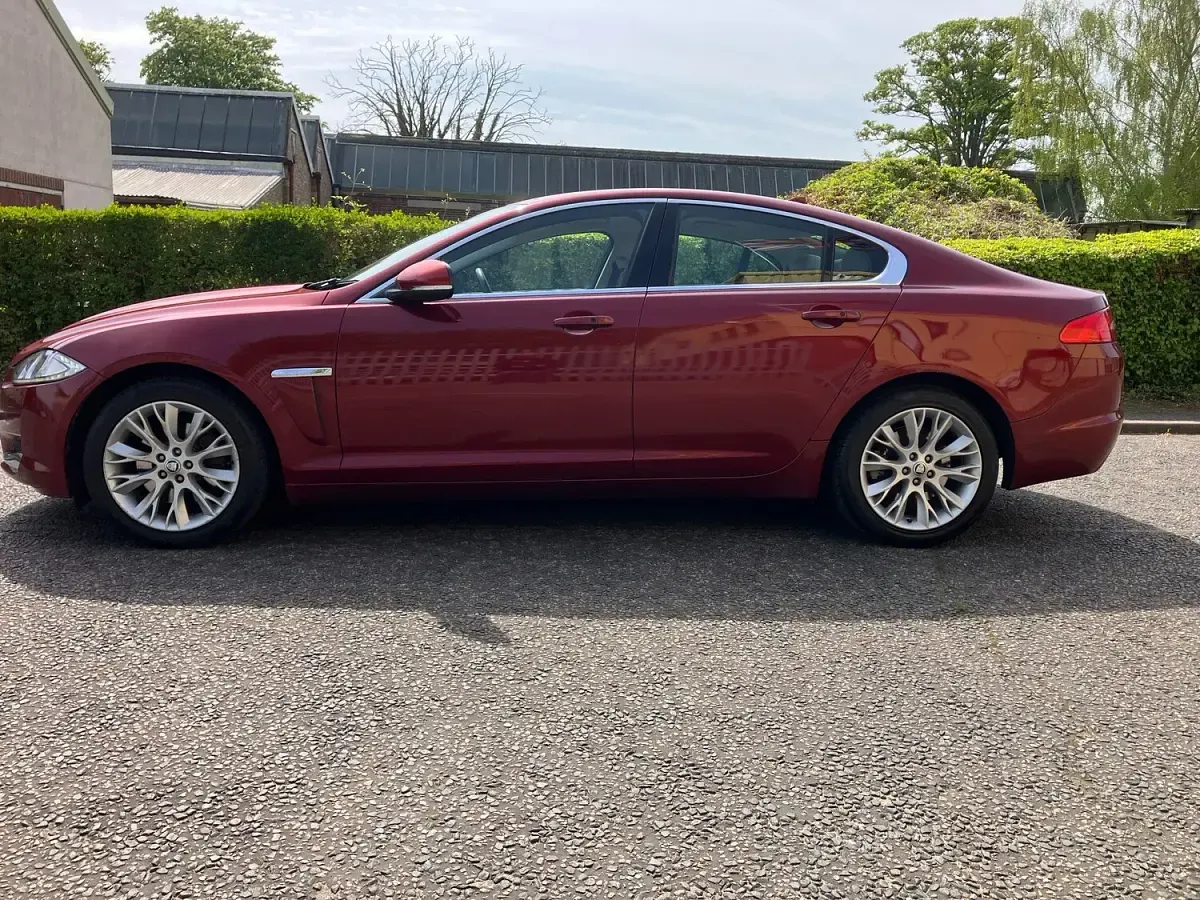 Used Jaguar XF Premium Luxury 200 HP (147 kW) 2013 Red Sedan
