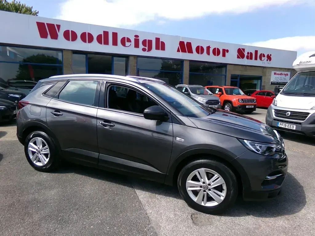 Used Vauxhall Grandland X 130 HP (95 kW) 2019 Grey SUV
