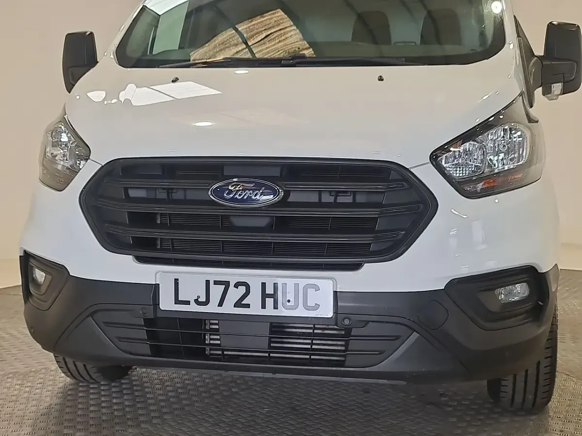 Used Ford Transit Custom 130 HP (95 kW) 2023 White Van