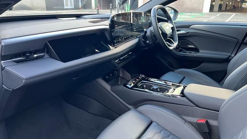 Begagnad Audi A6 e-tron S-Line 269 kW (367 HK) 2025 Grå Kombi