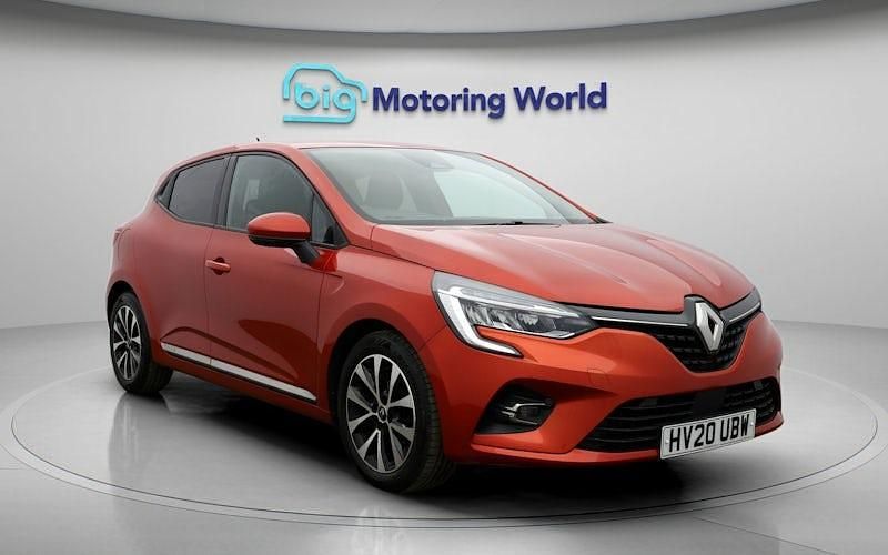 Used Renault Clio V Iconic 101 HP (74 kW) 2020 Red Hatchback