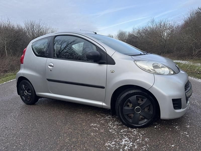 Used Peugeot 107 68 HP (50 kW) 2011 Silver Hatchback
