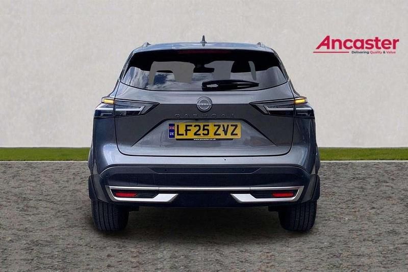 Used Nissan Qashqai N-Connecta 138 HP (101 kW) 2025 Grey SUV