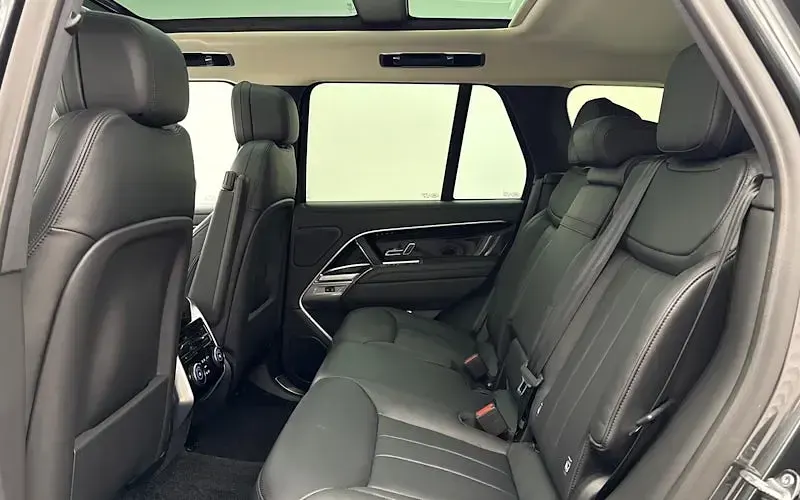 Used Land Rover Range Rover HSE 460 HP (338 kW) 2026 SUV