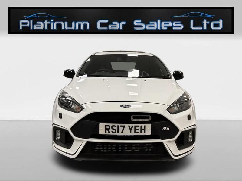 Usado Ford Focus RS 350 HP (257 kW) 2017 Branco Citadino