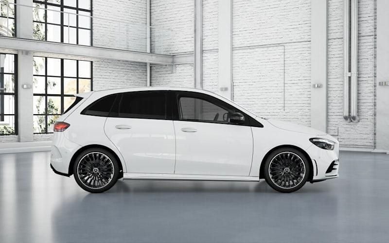 New Mercedes B200 AMG Line Premium Plus 163 HP (119 kW) 2025 MPV