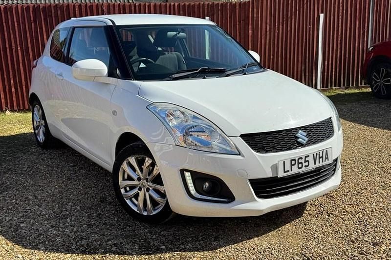 Used Suzuki Swift SZ3 94 HP (69 kW) 2016 White Hatchback