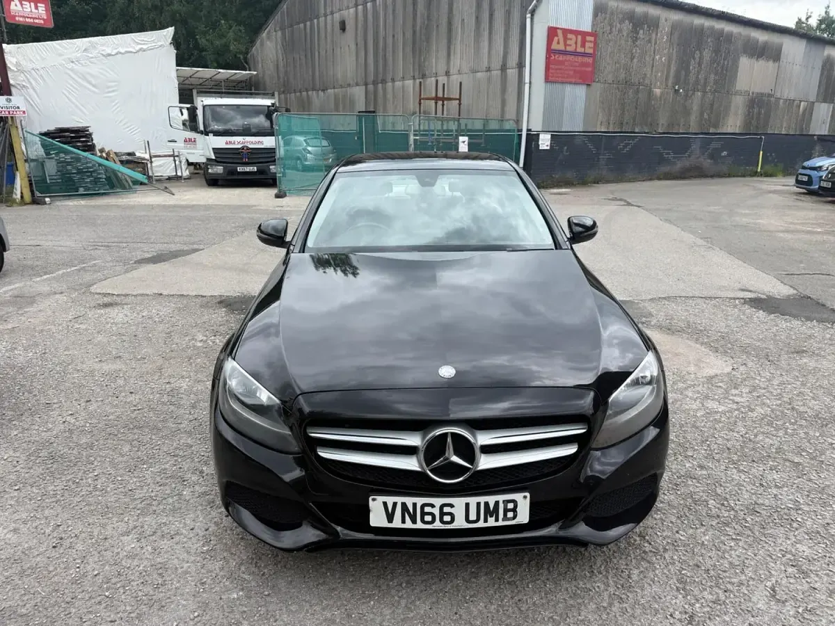 Used Mercedes C220 SE 170 HP (125 kW) 2017 Black Sedan