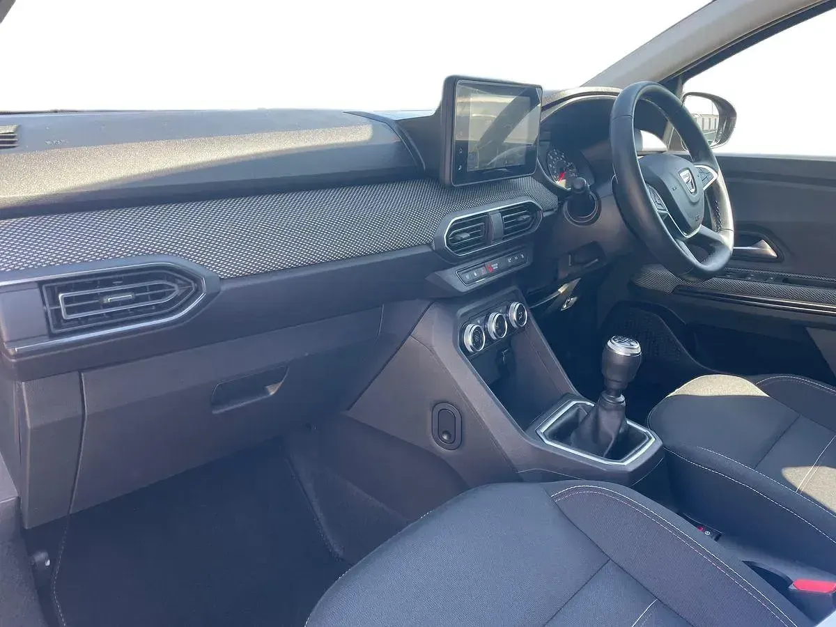 Used Dacia Jogger Extreme 110 HP (80 kW) 2022 Brown MPV
