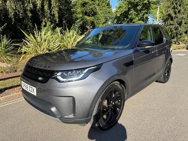 Grey Used 2018 Land Rover Discovery 5 SE SUV | £15,999 (Good price) - Image 1/4