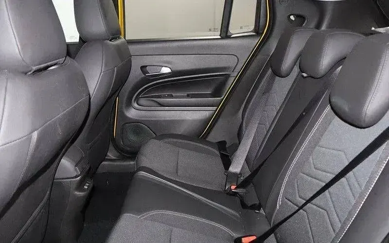 Used Jeep Avenger EV Summit 114 kW (156 HP) 2025 Yellow/black SUV