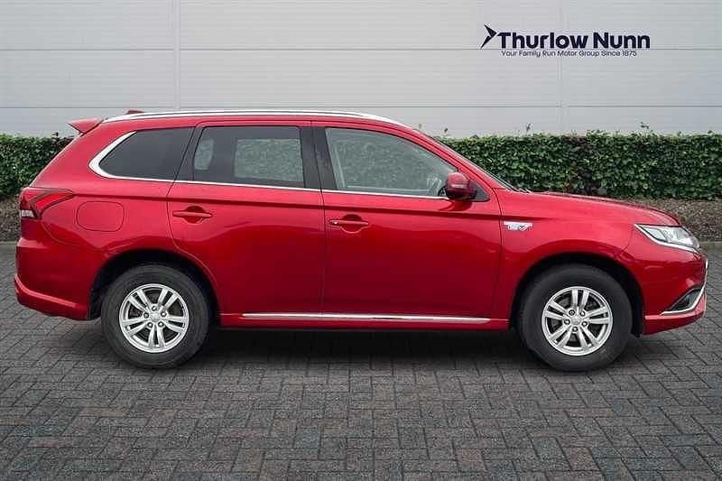 Used Mitsubishi Outlander P-HEV 224 HP (164 kW) 2021 Red SUV