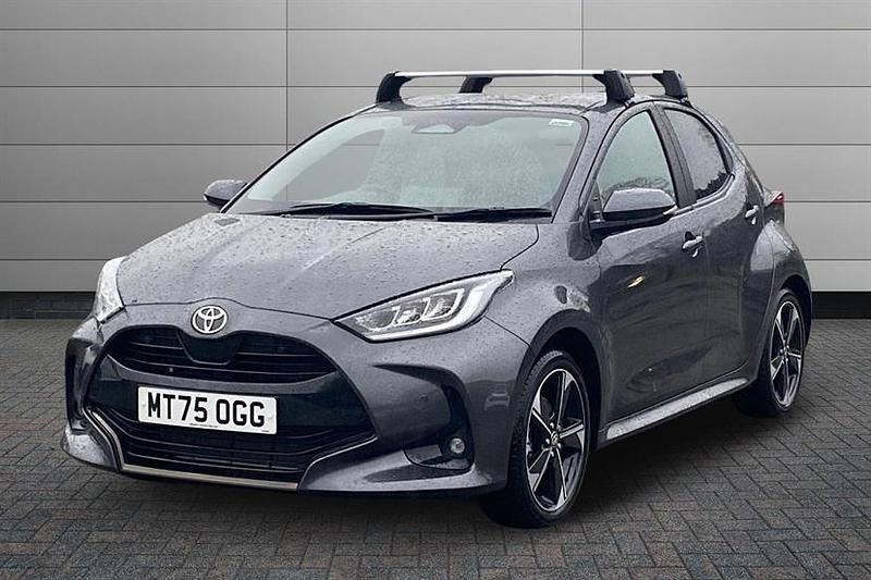 Used Toyota Yaris Hybrid 130 HP (95 kW) 2025 Decuma grey Hatchback