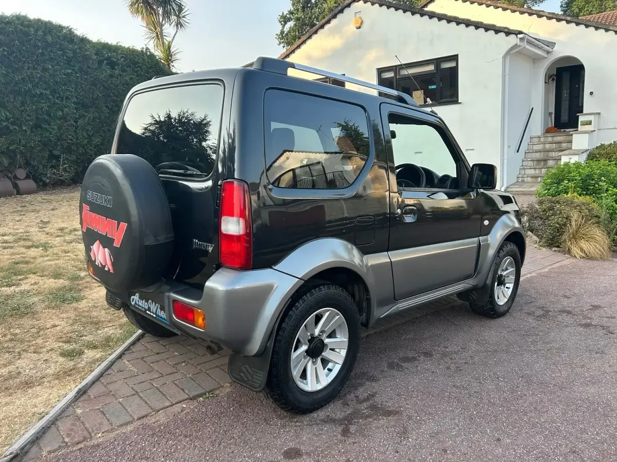 Used Suzuki Jimny SZ4 85 HP (62 kW) 2013 Black SUV