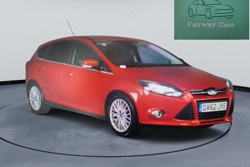 Used Ford Focus Zetec 125 HP (91 kW) 2012 Red Hatchback