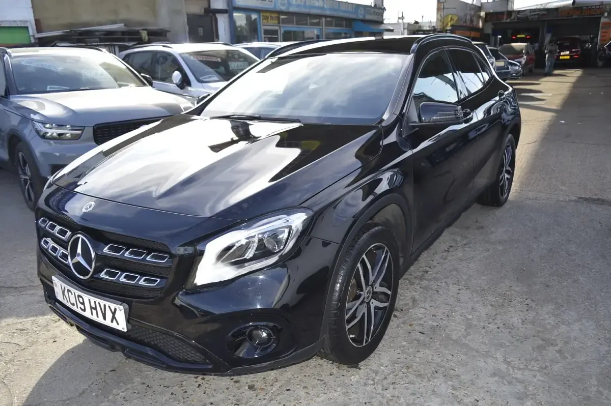 Used Mercedes GLA180 Urban 122 HP (89 kW) 2019 Black SUV