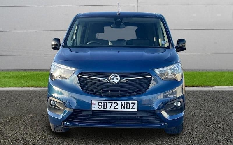Used Vauxhall Combo 131 HP (96 kW) 2021 Estate