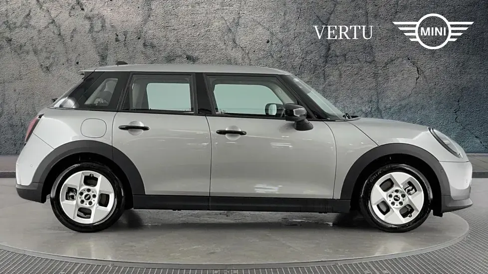 Used Mini Cooper Hatch 154 HP (113 kW) 2024 Silver Hatchback