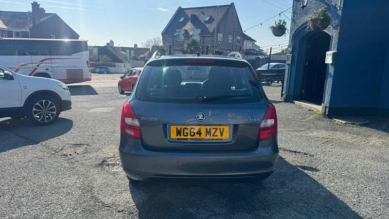 Used Skoda Fabia SE 90 HP (66 kW) 2014 Grey Estate