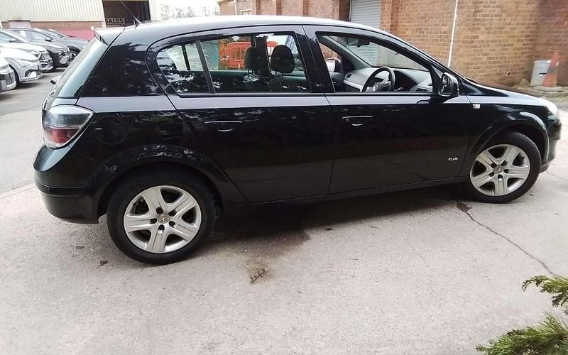 Used Vauxhall Astra Club 2010 Black Hatchback