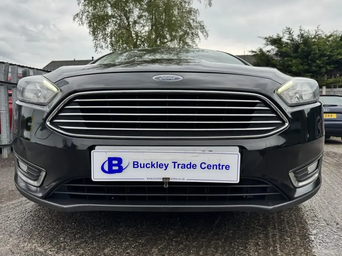 Usado Ford Focus Titanium 120 HP (88 kW) 2017 Preto Citadino