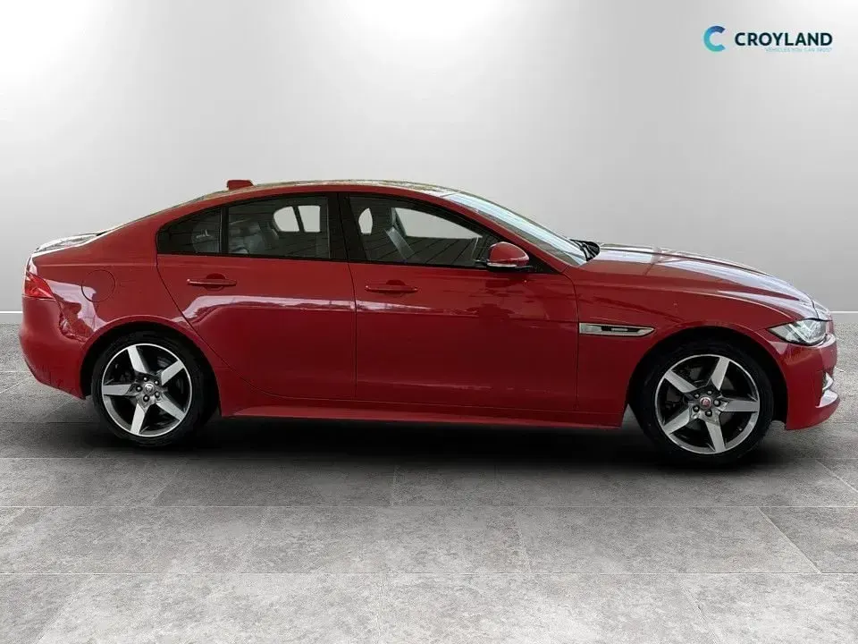 Used Jaguar XE R-Sport 200 HP (147 kW) 2019 Red Sedan