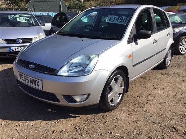 Silver Used 2005 Ford Fiesta Zetec Hatchback | £1,490 (Fair price) - Image 1/1