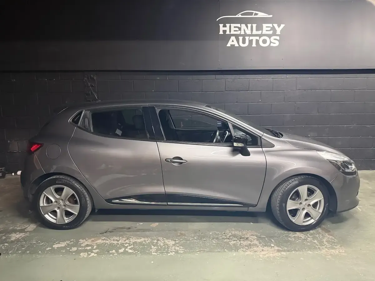 Used Renault Clio Dynamique 90 HP (66 kW) 2015 Grey Hatchback